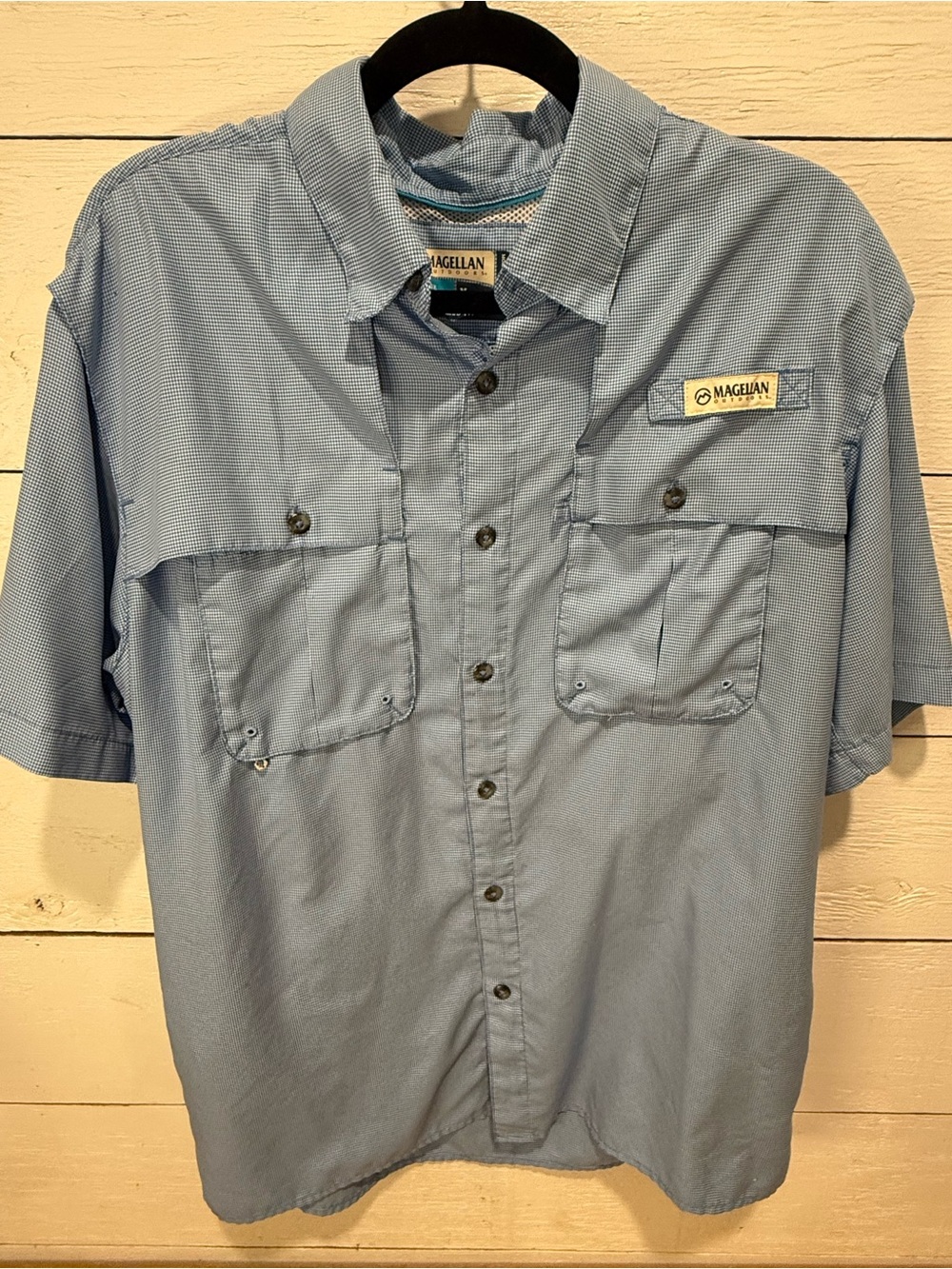 Magellan Outdoor Mens Medium Fish Gear Shirt Blue Short Sleeve Moisture Wicking